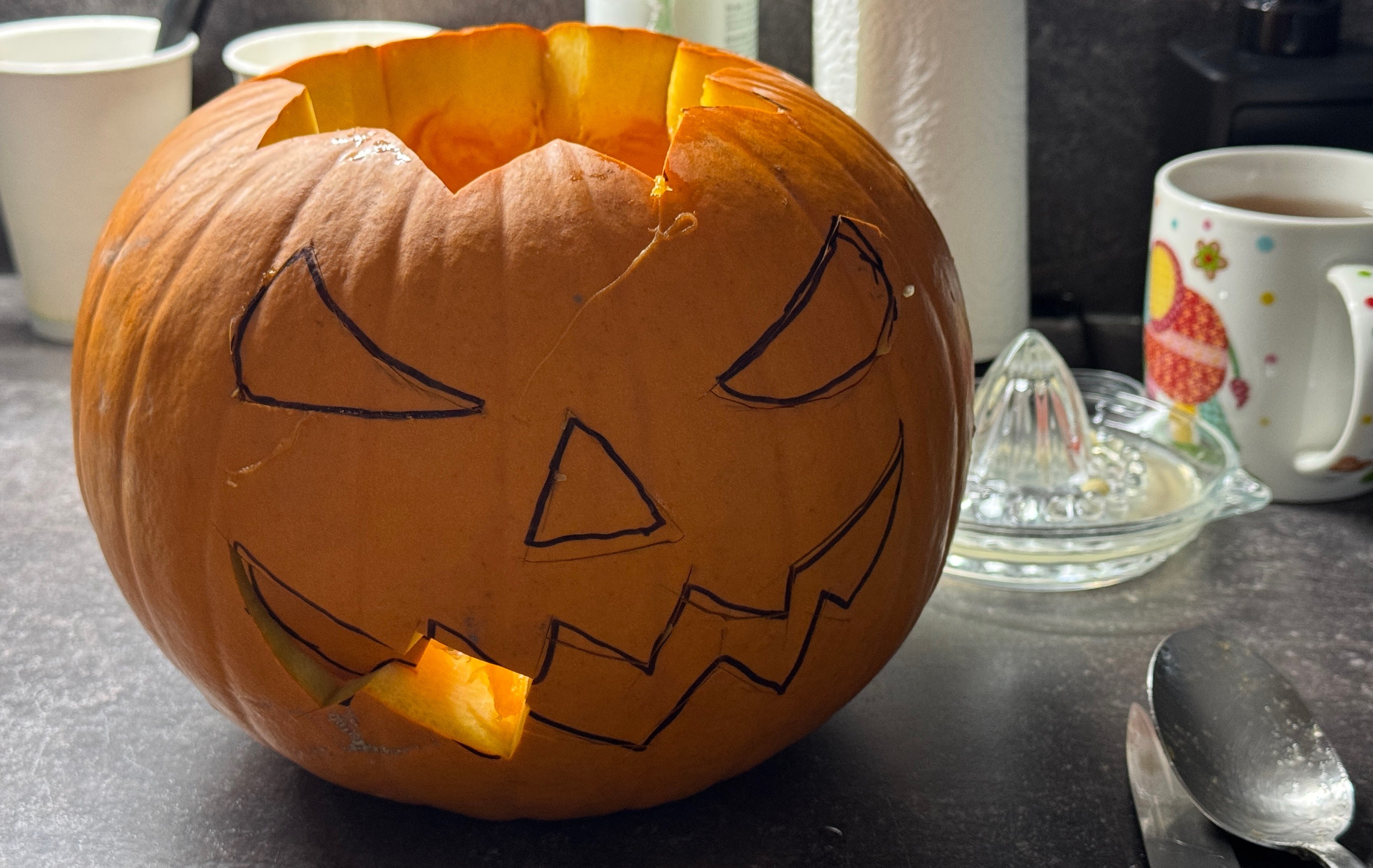 Jak vydlabat dýni: Tipy a triky pro dokonalou halloweenskou dekoraci