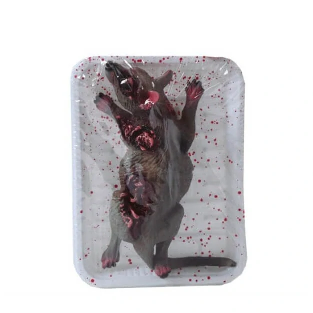 Halloweenská dekorace Mrtvá krysa na tácku