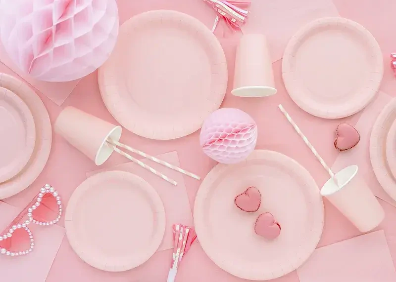 Papírové talíře světle růžové 18 cm – 6 ks