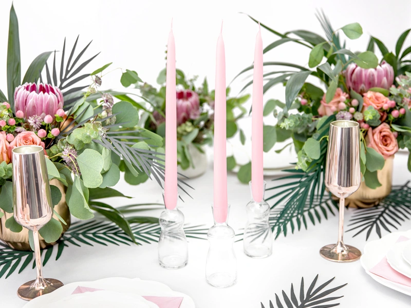 Úzká svíčka světle růžová 24cm