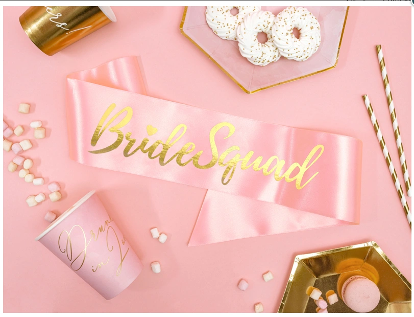 Satinová šerpa "Bride squad" světle růžová