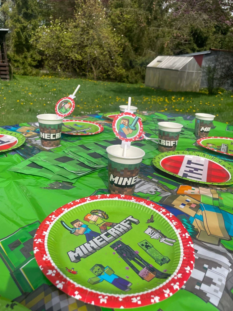 Papírové talíře Minecraft 23 cm - 8 ks