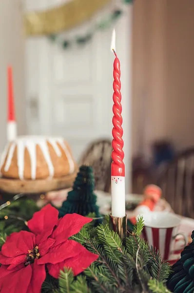 Svíčky dlouhé zakroucené Santa
