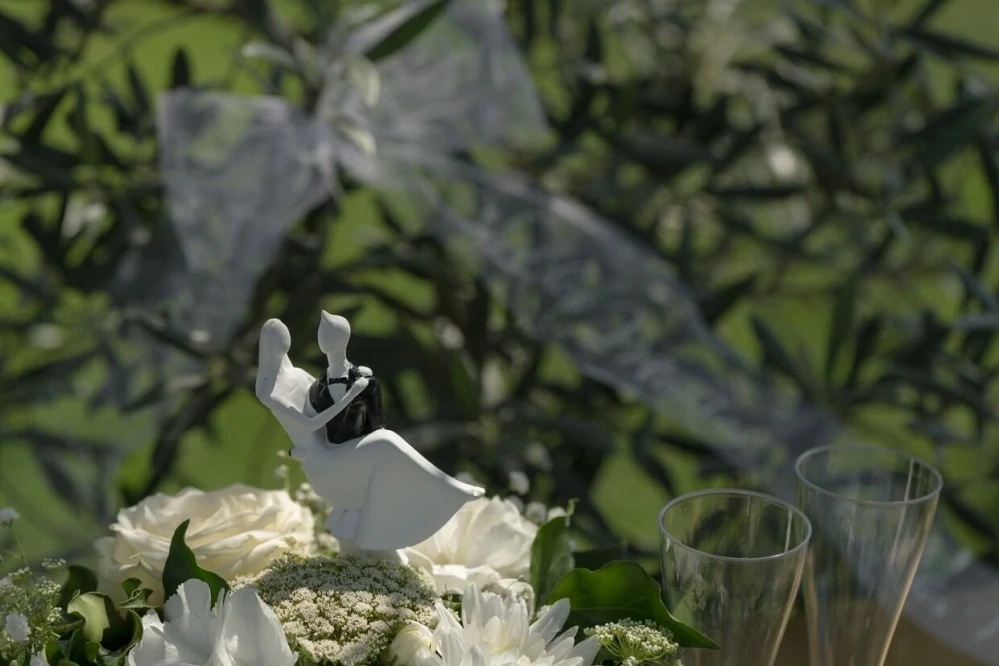 Svatební figurka Nevěsta v náručí 14cm