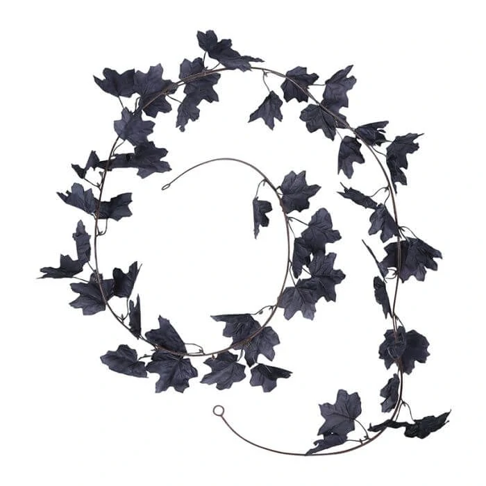 Plastová girlanda černé listy 1,8m