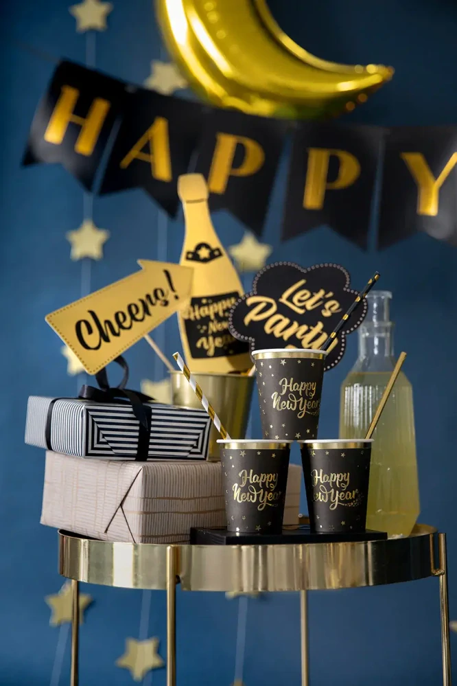 Rekvizity do fotokoutku zlaté Happy New Year 13 ks