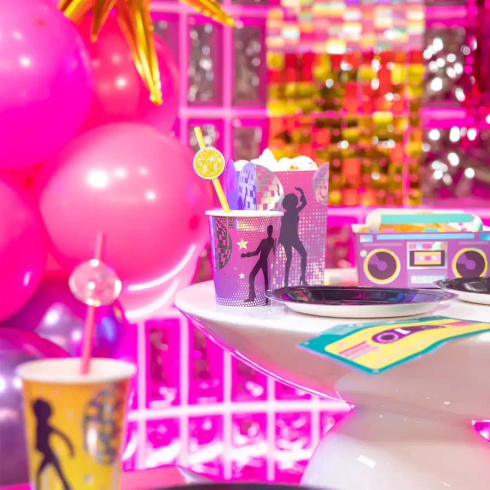 Papírové kelímky Retro 6 ks