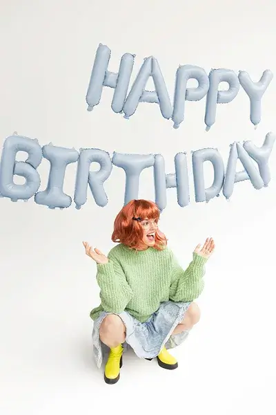 Foliový nápis HAPPY BIRTHDAY v pastelové modré barvě 340 x 35 cm