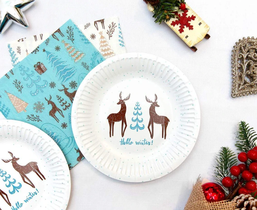 Vánoční papírové talíře Zimní les 18 cm 6 ks