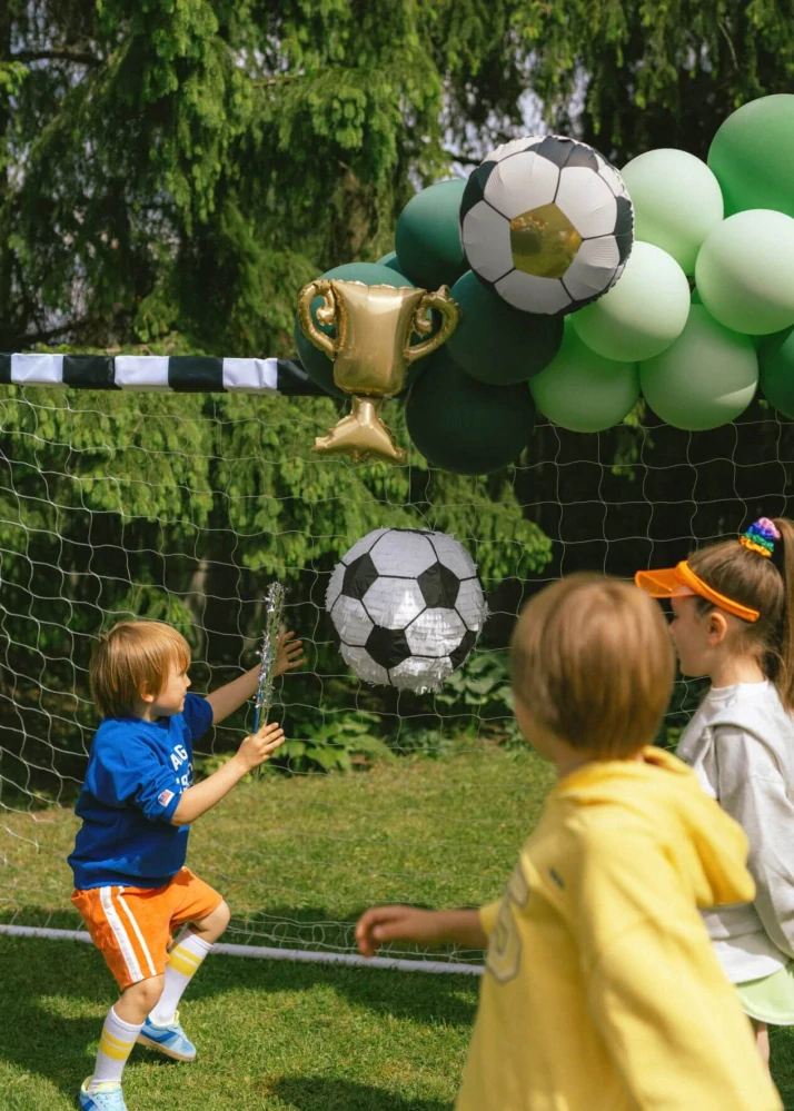 Fóliové balonky Fotbalový pohár a míče 34 cm – 4 ks