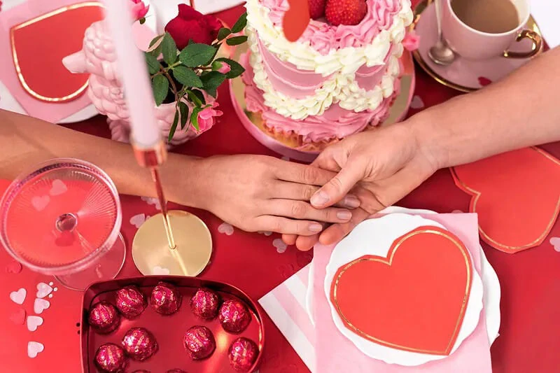 Papírové konfety růžová srdce 15 g