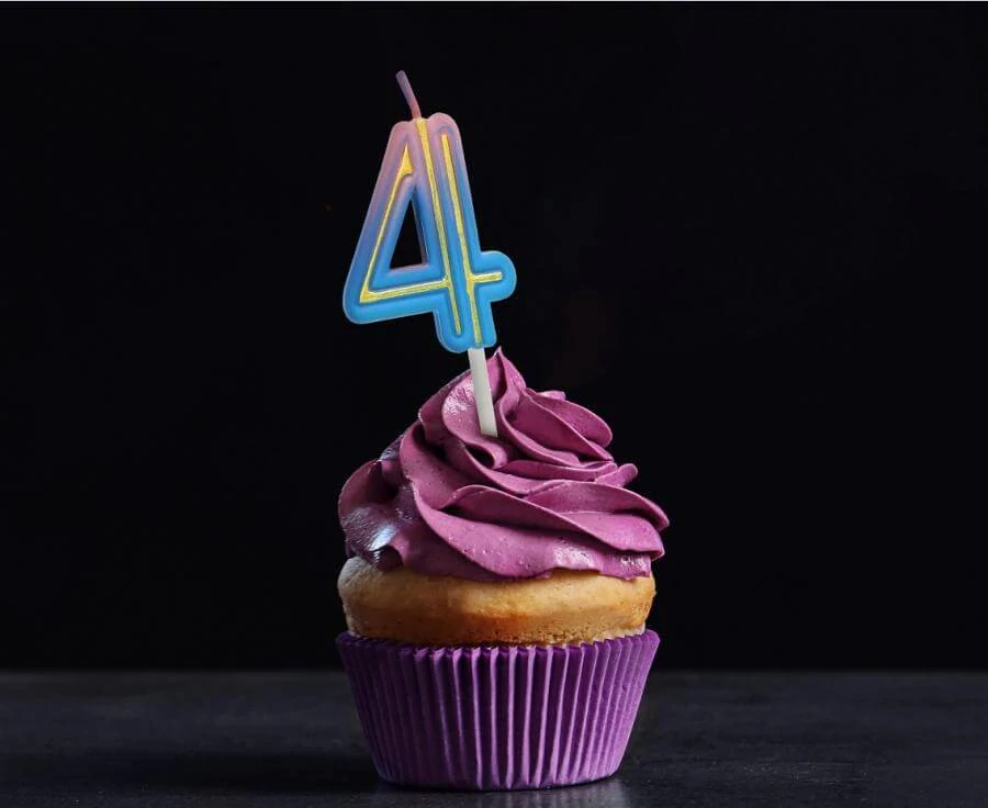 Dortová svíčka NEON číslo 4