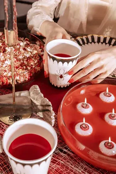 Papírové kelímky Elegantní pavouk 6 ks