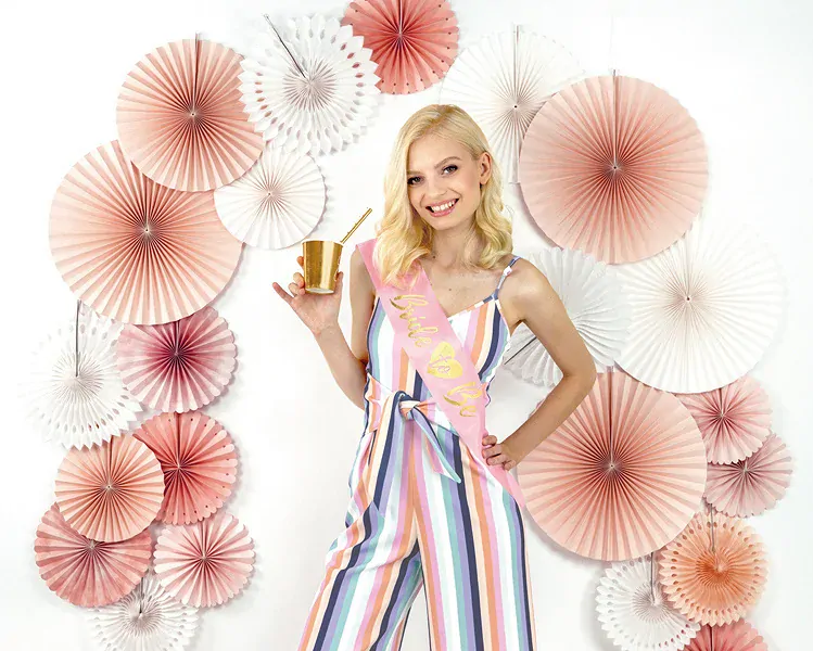 Šerpa růžová se zlatým textem - Bride to be