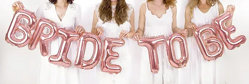 Foliový nápis BRIDE TO BE v rose gold barvě 340 x 35 cm