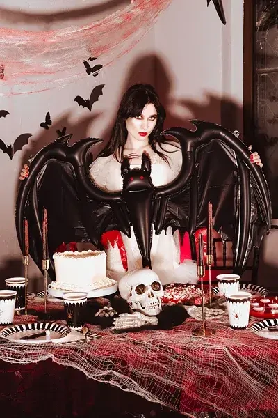 Fóliový balonek děsivý netopýr s červenými detaily 150 cm