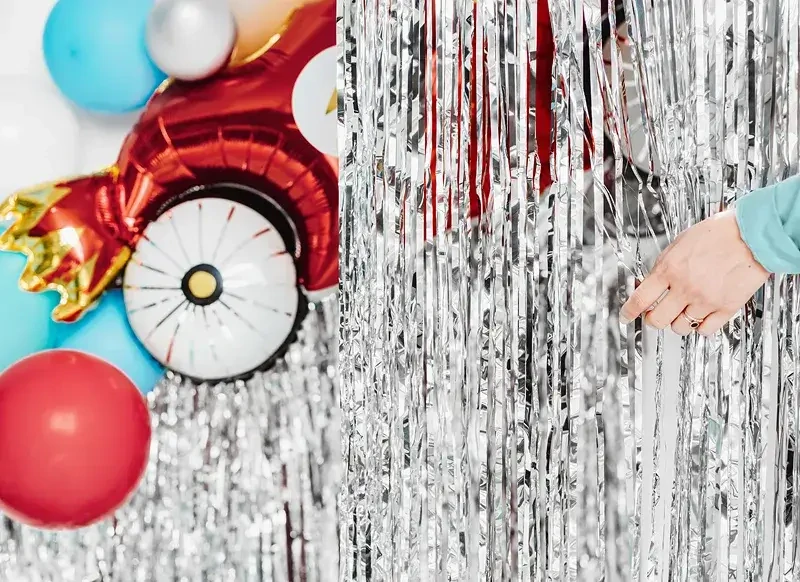 Stříbrný party závěs 90 x 250 cm