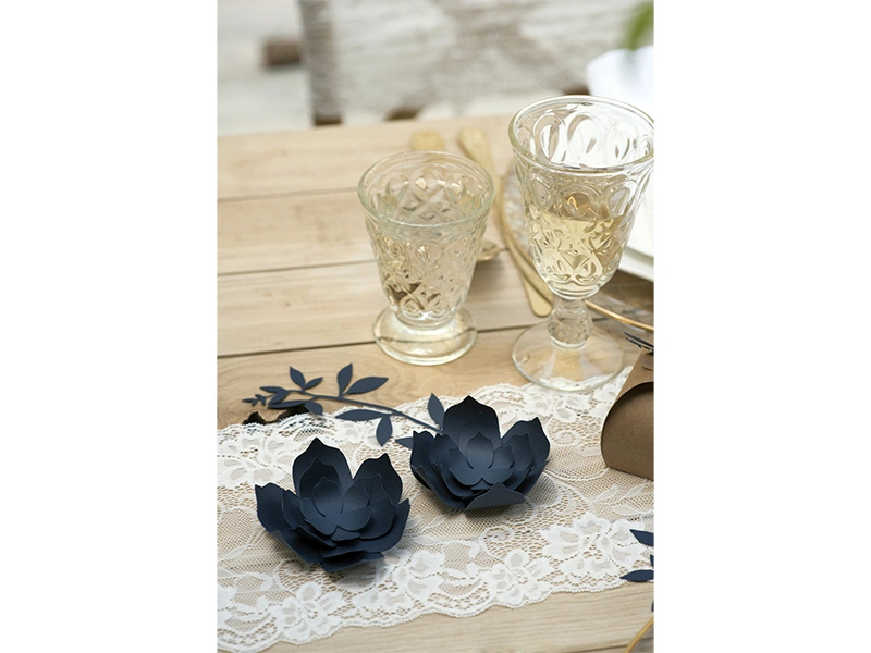 Papírové dekorační květiny, tmavě modré 3ks