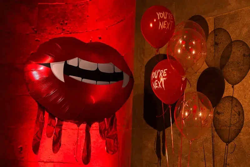 Latexové balonky krvavé You're Next 30 cm - 6 ks