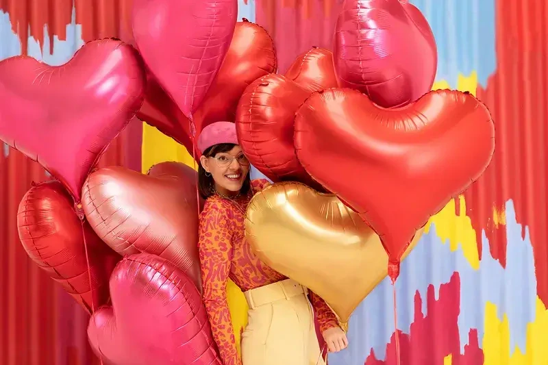 Foliový balónek srdce červené 75 x 64,5 cm