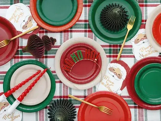 Papírové talíře červené 18 cm – 6 ks