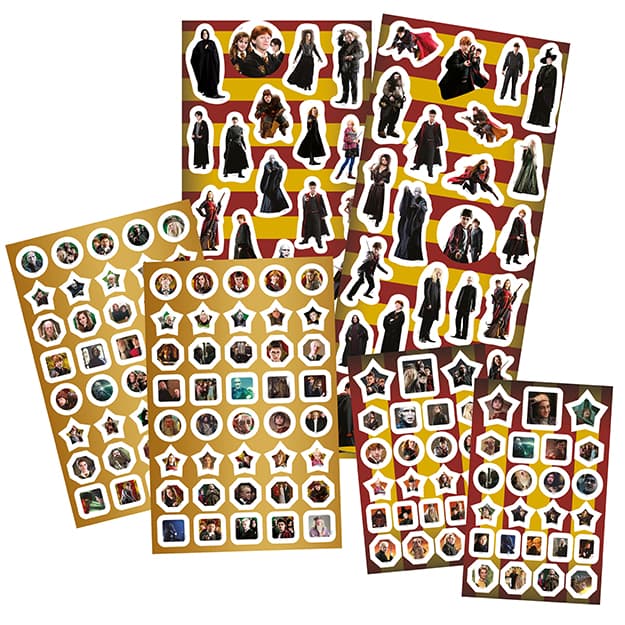Samolepkový set s omalovánkami a voskovkami Harry Potter - 500 ks