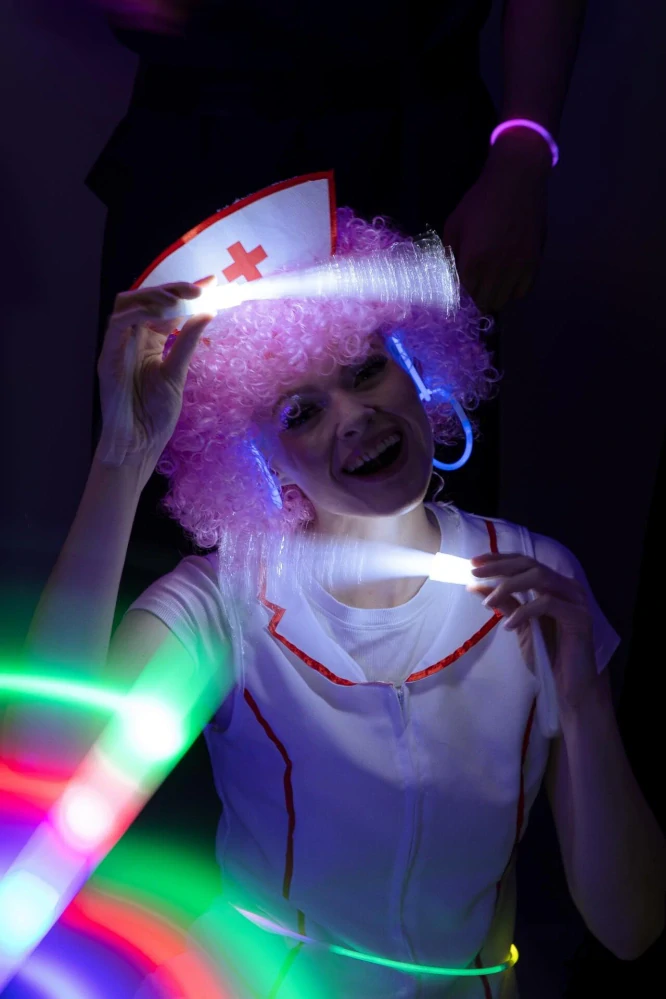 Světelná LED hůlka s optickými vlákny 26 cm
