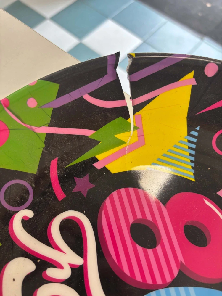 2. jakost Plastové misky Disco 80s 32 cm