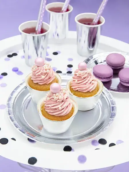 Papírové talíře metalické stříbrné 23 cm - 6 ks