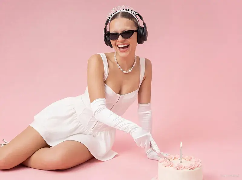 Narozeninová čelenka Happy Birthday stříbrná s perličkami