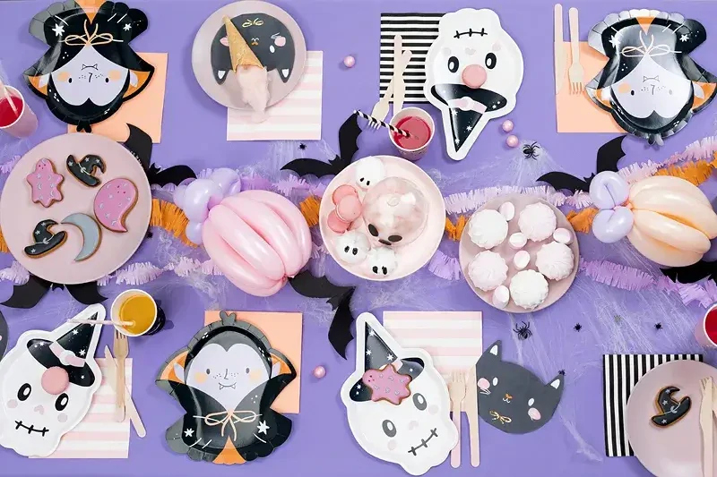 Papírové talíře Halloween - roztomilá lebka 27 cm 6 ks