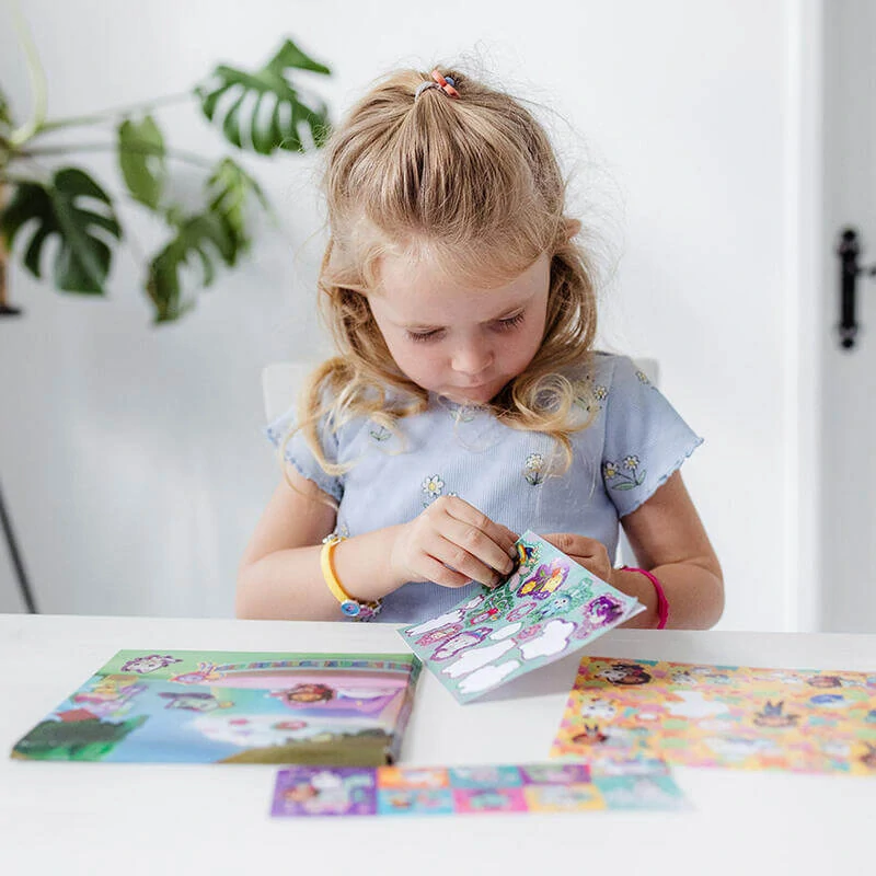 Dárková krabička samolepek Gábinin kouzelný domek