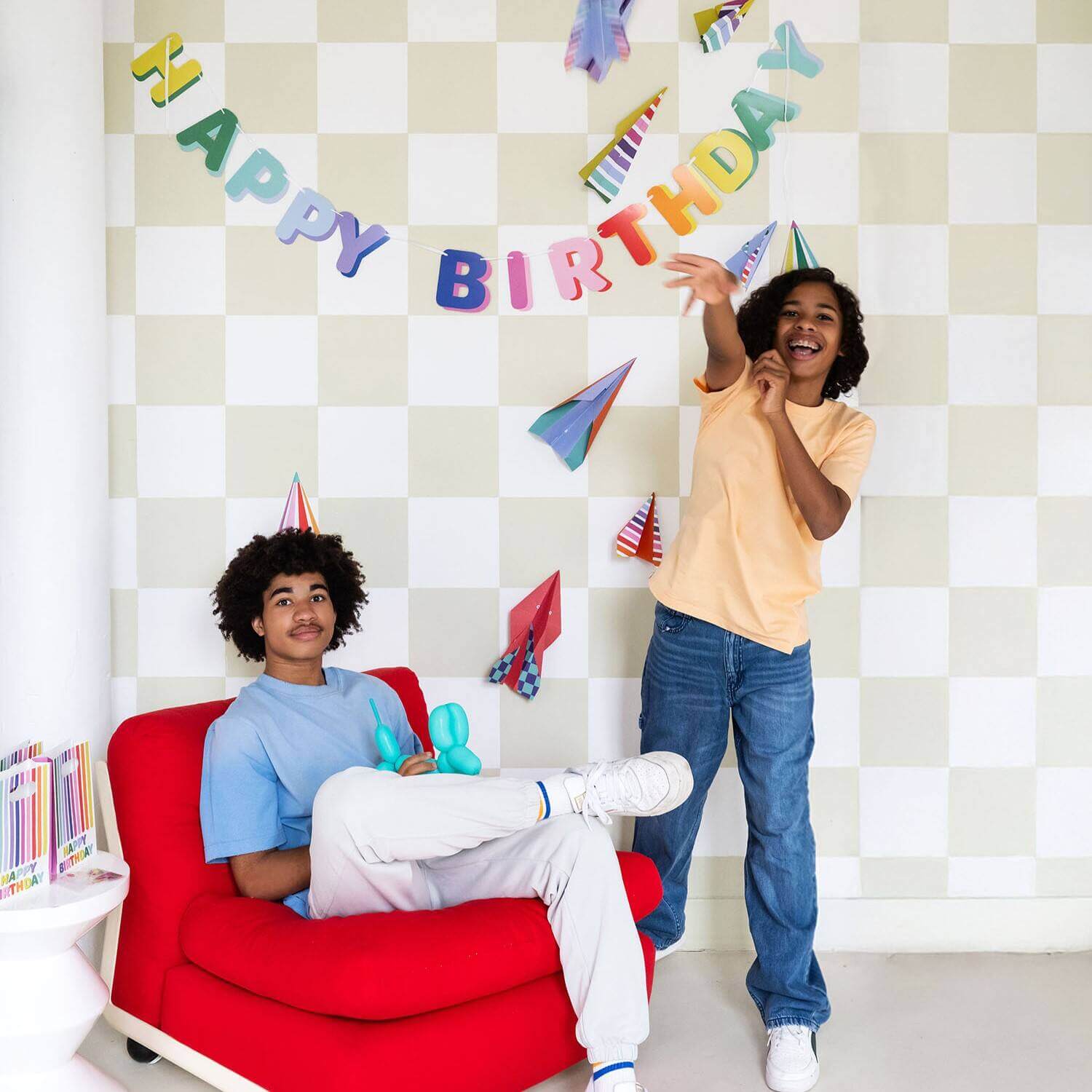 Závěsný baner „Happy Birthday“ pro barevnou oslavu 1,7 m