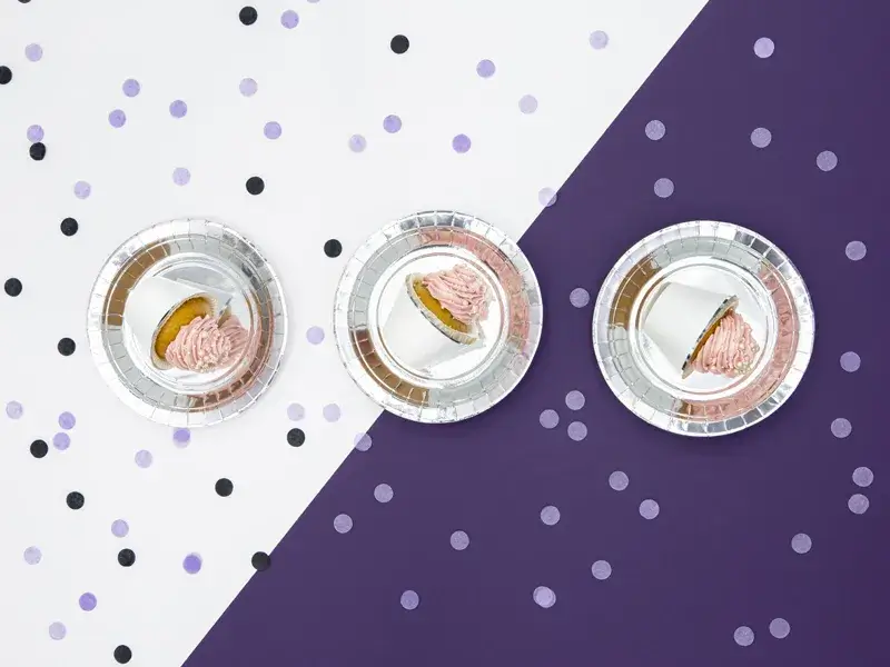 Papírové talíře metalické stříbrné 23 cm - 6 ks