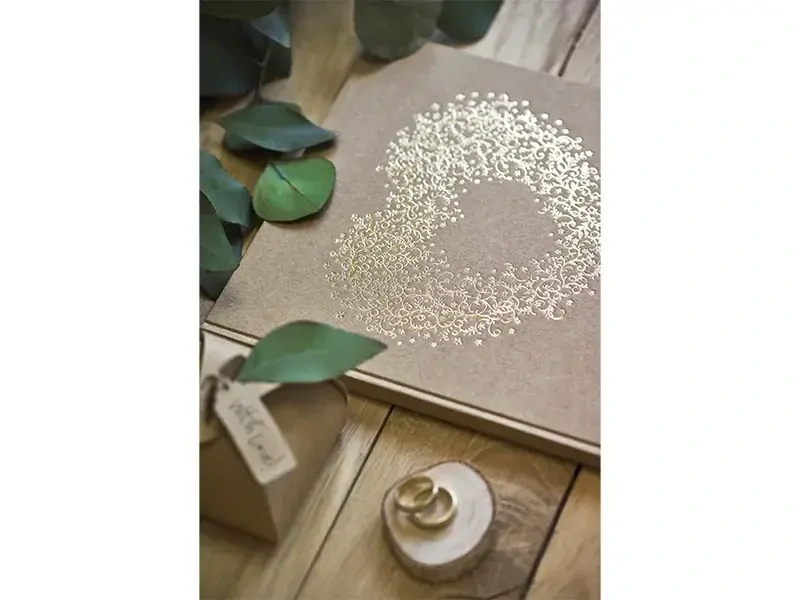 Svatební kniha hostů hnědá se srdcem