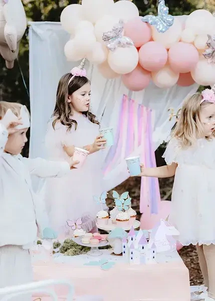 Papírové kelímky se zlatou mašličkou Elegantní jednorožec 6 ks