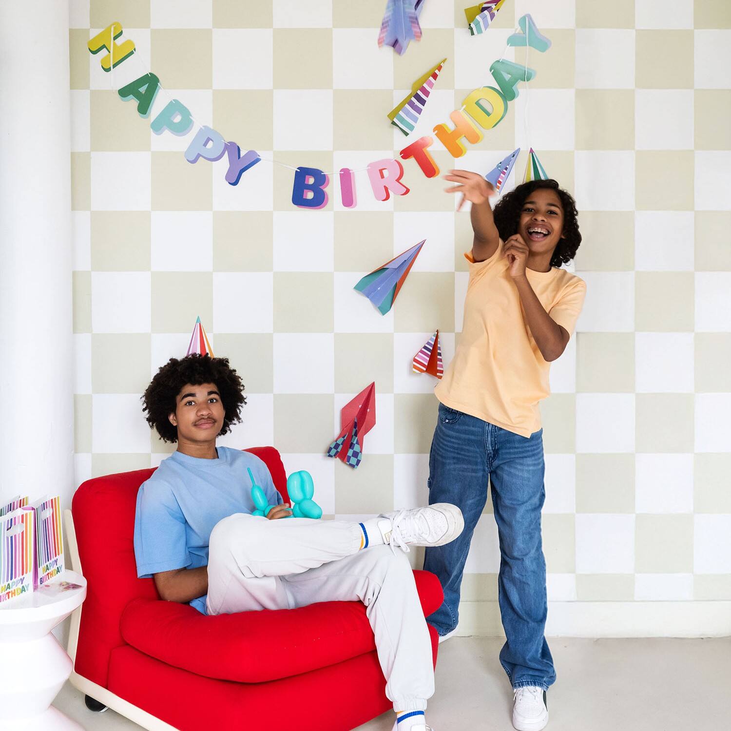 Závěsný baner „Happy Birthday“ pro barevnou oslavu 1,7 m