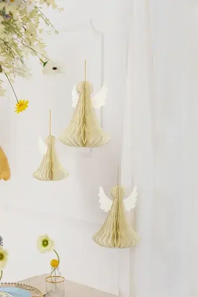 Papírová závěsná dekorace Anděl 24 cm