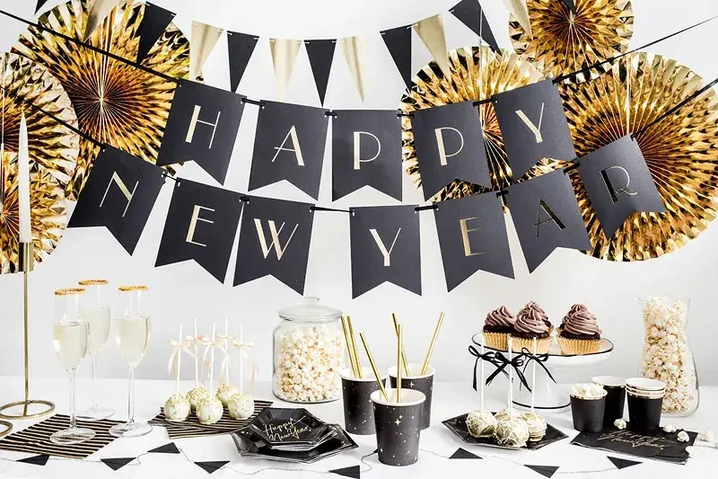 Vlaječková girlanda černo-zlatá 215 cm