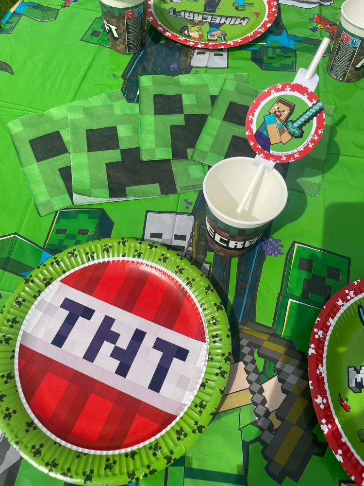 Papírové talíře Minecraft 23 cm - 8 ks