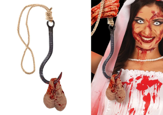 Strašidelný hák s krvavými varlaty